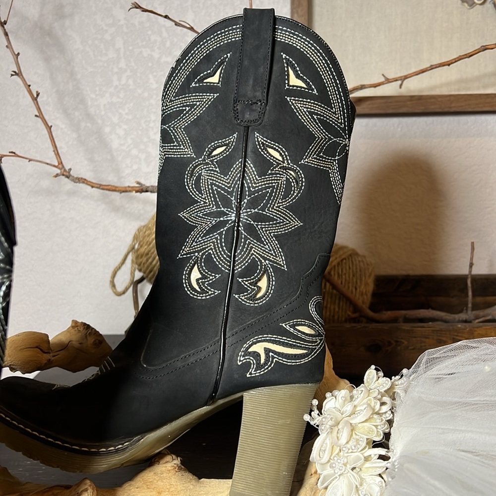 NWOT Roper rubber heeled cowboy boot - Picture 3 of 12